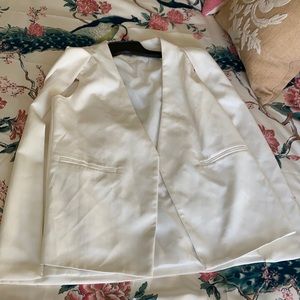 Lavish Alice white cape jacket - US 4